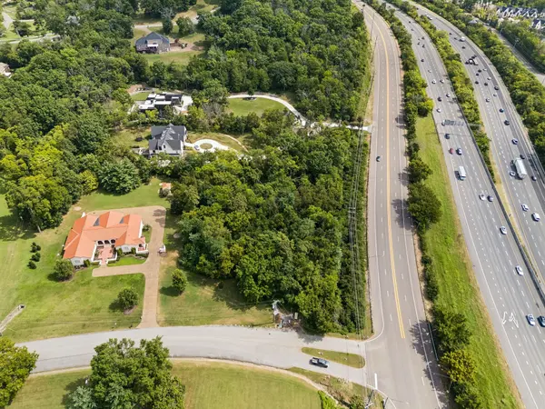 800 Lakemont Dr, Nashville, TN 37220