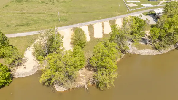 328 Duck Blind Rd, Clifton, TN 38425
