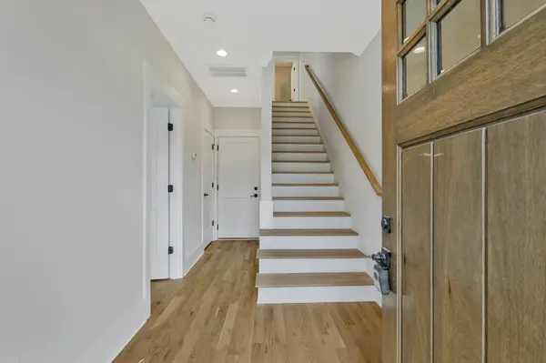5301 Centennial #E, Nashville, TN 37209