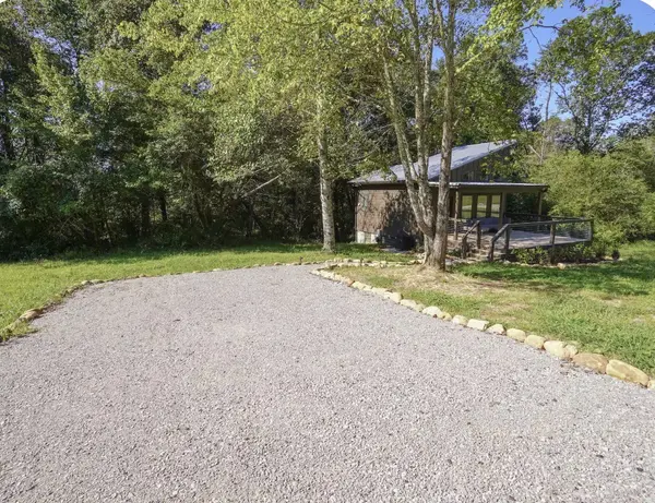 87 Dwellings Dr, Tracy City, TN 37387