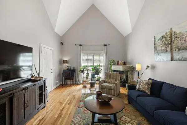 1200B Cedar Ln, Nashville, TN 37212