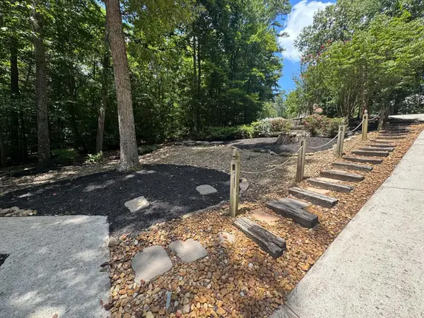 219 Daleyuhski Lane, Loudon, TN 37774