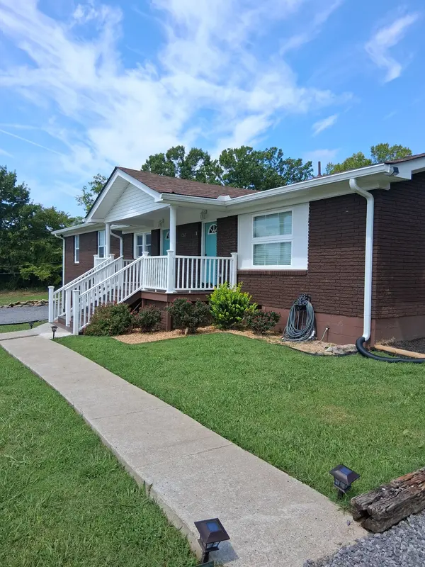 1263 Avondale Rd #B, Hendersonville, TN 37075