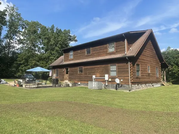 3056 E Big Richland Creek Rd, Mc Ewen, TN 37101