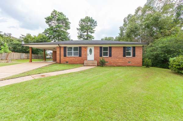 43 Carnell St, Jackson, TN 38301