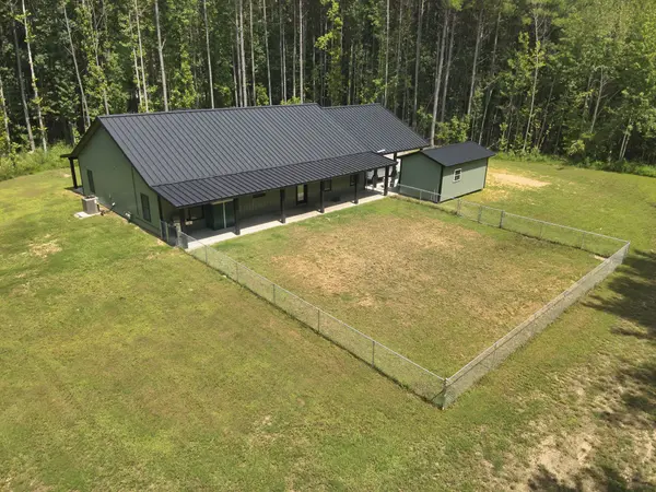 4897 Lick Creek Rd, Linden, TN 37096