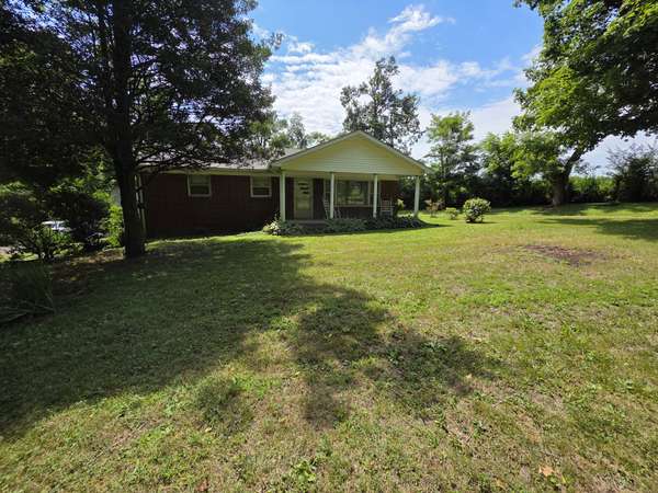 1438 Rocky Mound Rd, Westmoreland, TN 37186