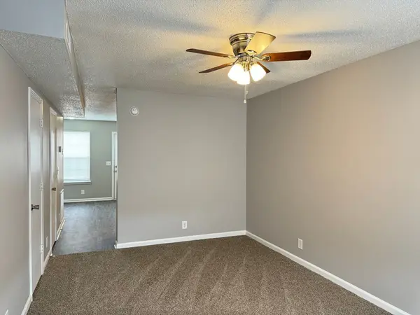 2453 W Wilson Rd #4, Clarksville, TN 37043