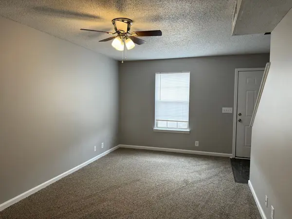 2453 W Wilson Rd #4, Clarksville, TN 37043