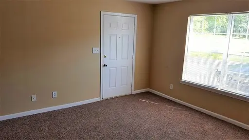 3885 Northeast Dr #E, Clarksville, TN 37040