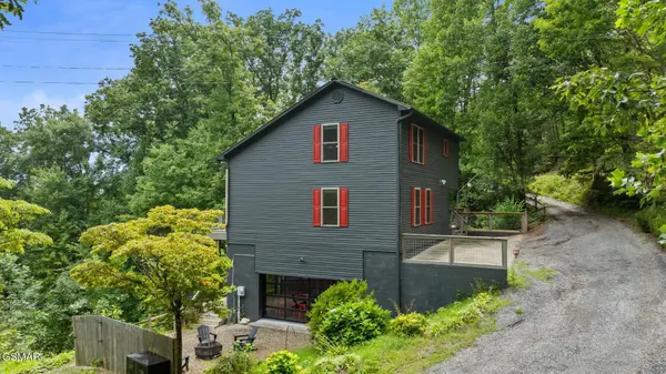 2112 Bear Paw Trail Way, Sevierville, TN 37876