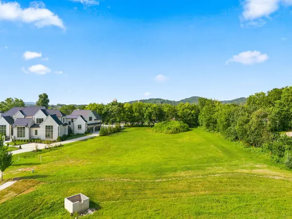 1107 McCall Pvt Ct, Brentwood, TN 37027