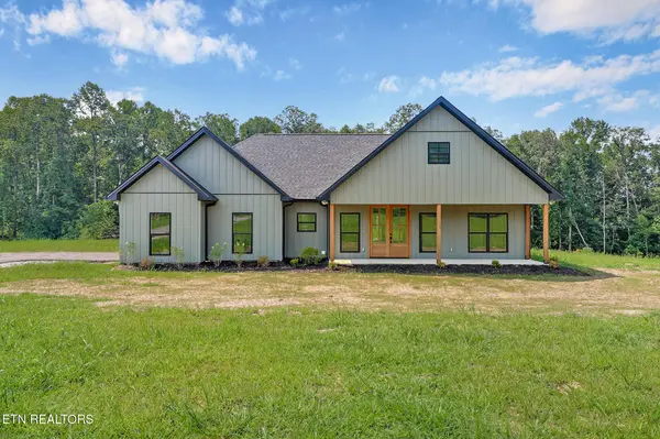 1458 Taylor Place Rd, Jamestown, TN 38556