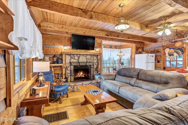 1505 Dawn LN, Sevierville, TN 37876