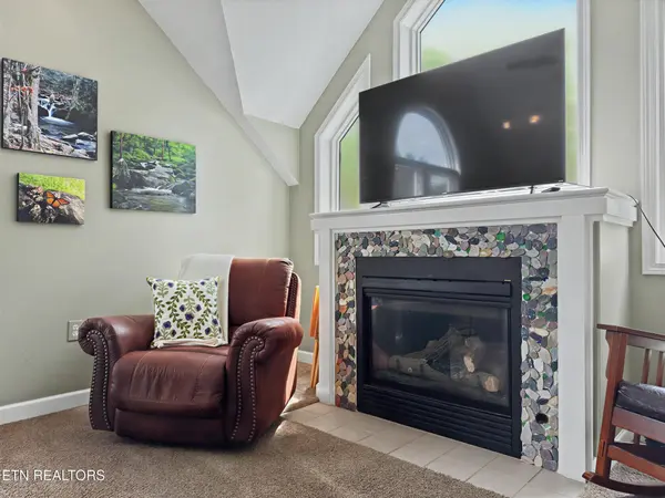 609 River Place Way #UNIT B301, Sevierville, TN 37862