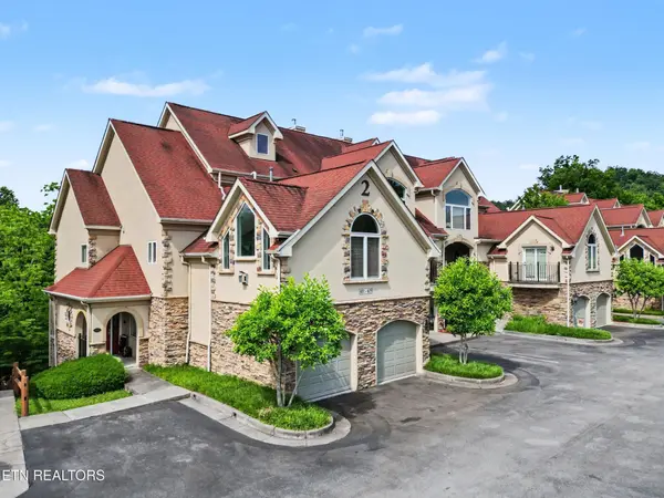 609 River Place Way #UNIT B301, Sevierville, TN 37862