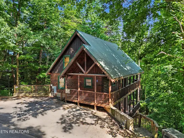 4414 Forest Vista Way, Pigeon Forge, TN 37863