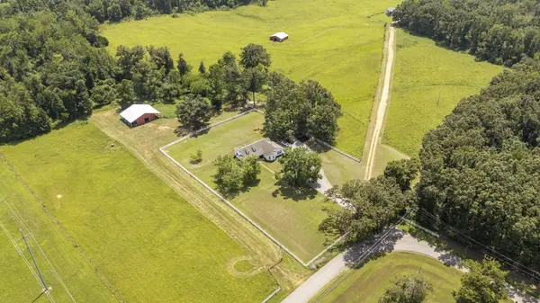1725 WOODS RD, Adamsville, TN 38310