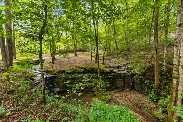 326 Davis Spring Rd, Tullahoma, TN 37388