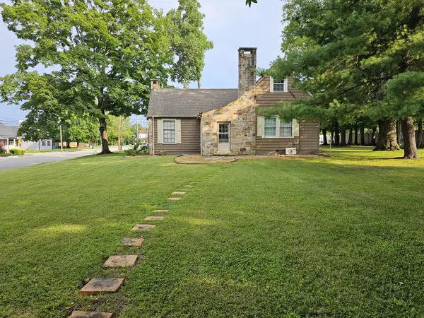 110 S Porter St, Winchester, TN 37398