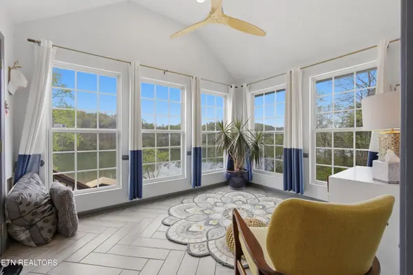 141 Settlers Rd, Harriman, TN 37748