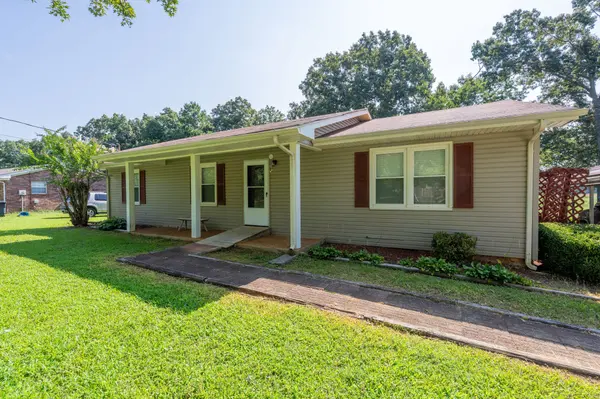 1020 Rosier Rd, Lawrenceburg, TN 38464