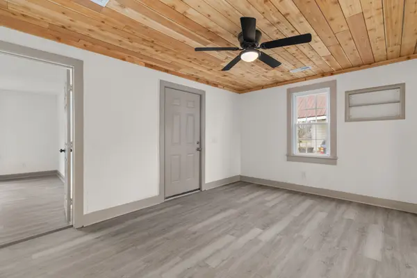 512 5th St, Lawrenceburg, TN 38464