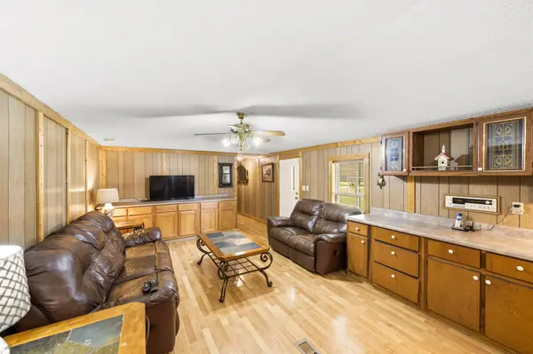 81 Cypress Creek Cv, Linden, TN 37096