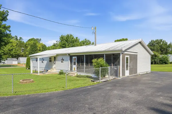 81 Cypress Creek Cv, Linden, TN 37096