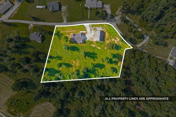153 High Point Rd, Erin, TN 37061