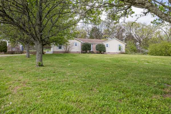 511 N Main St, Cornersville, TN 37047