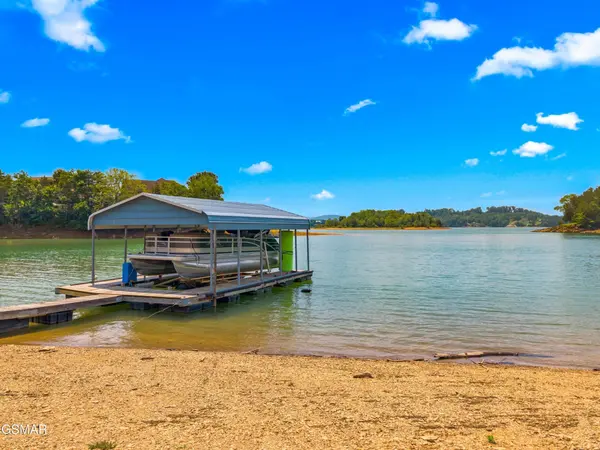 211 Mariners Lane, Dandridge, TN 37725