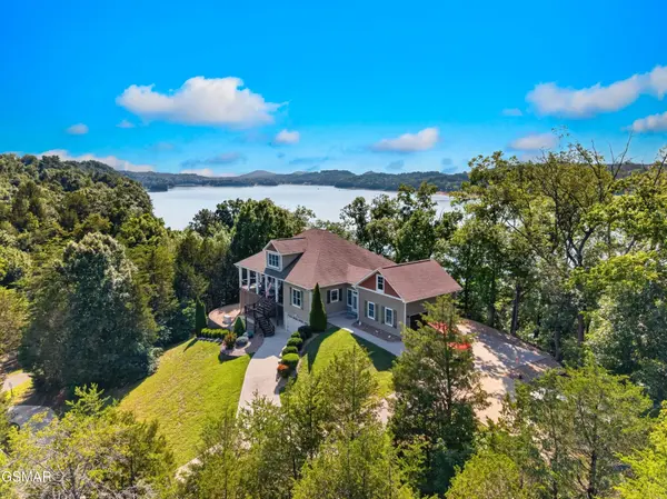 2017 Paradise Hills Road, Dandridge, TN 37725
