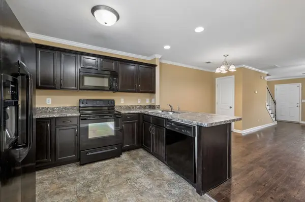 302 Sam Houston Cir, Clarksville, TN 37040
