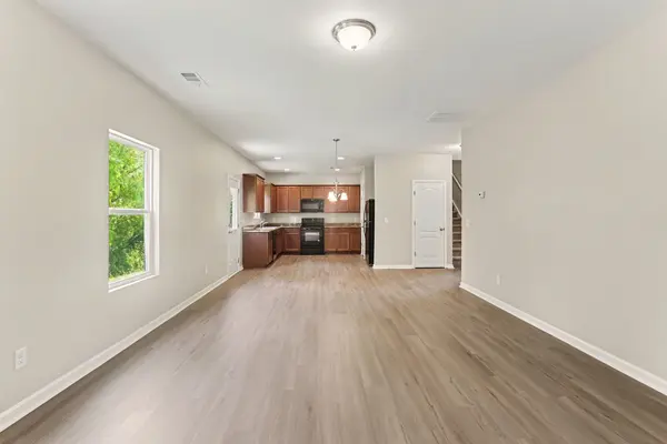 2227 Bee Hive Dr, Columbia, TN 38401