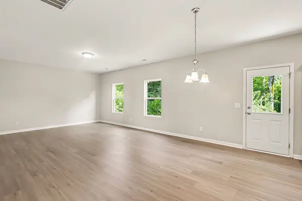 2227 Bee Hive Dr, Columbia, TN 38401