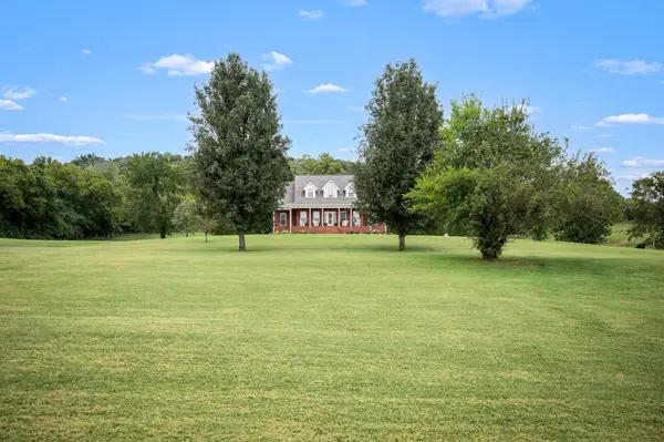 206 Hickerson Rd, Wartrace, TN 37183