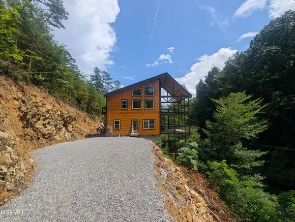928 Ski Mountain Road, Gatlinburg, TN 37738