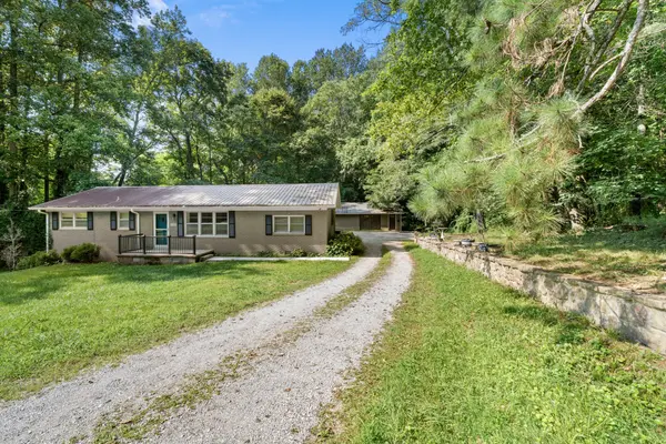 77 Kentucky Ave, Sewanee, TN 37375