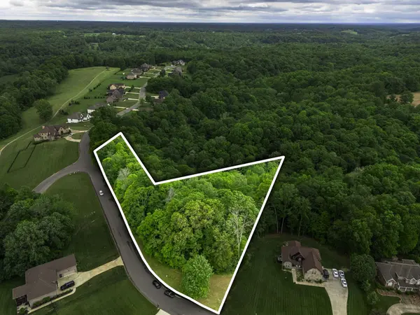 4074 Ironwood Dr, Greenbrier, TN 37073
