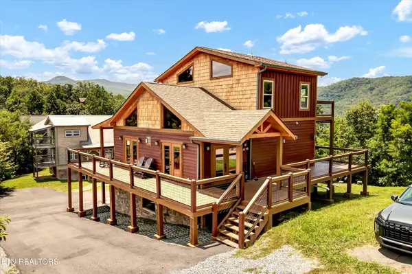 809 Wattle Blossom Way, Gatlinburg, TN 37738