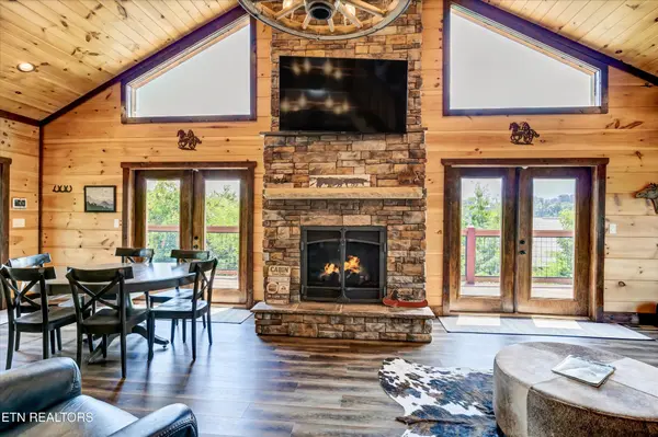 809 Wattle Blossom Way, Gatlinburg, TN 37738