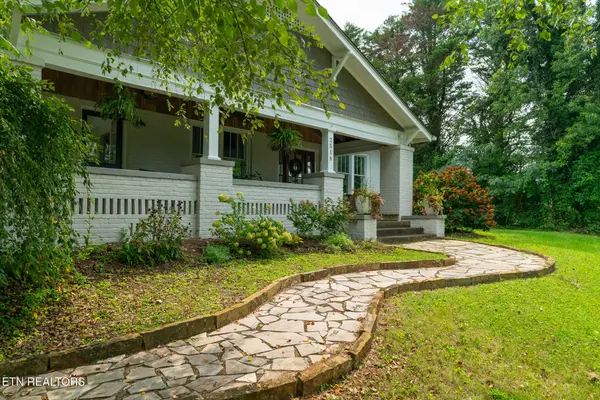 2516 Maple Drive, Knoxville, TN 37918