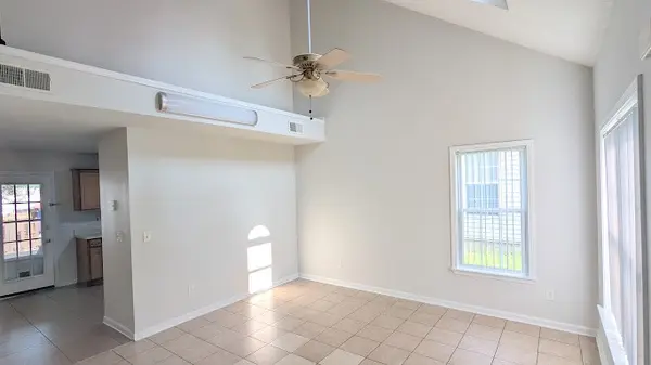 4041 Margo Cir, La Vergne, TN 37086