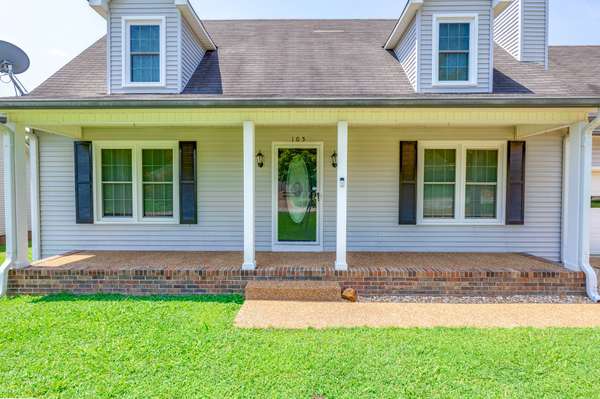 105 Rainier Dr, Columbia, TN 38401