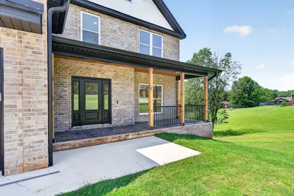 4560 Twin Creeks Dr, Cookeville, TN 38506