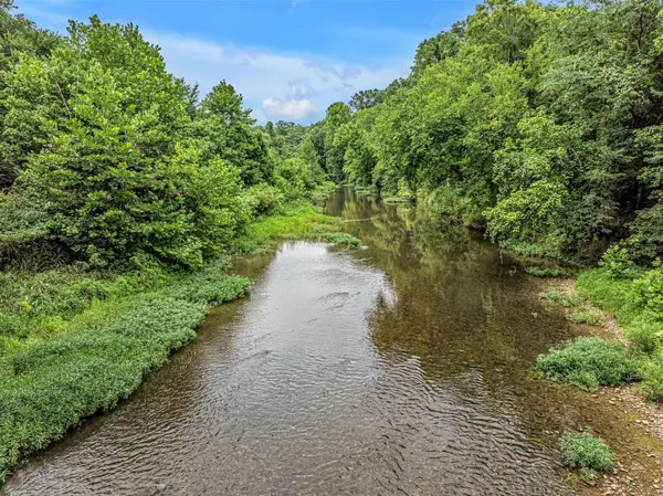 1259 Petty Road, White Bluff, TN 37187
