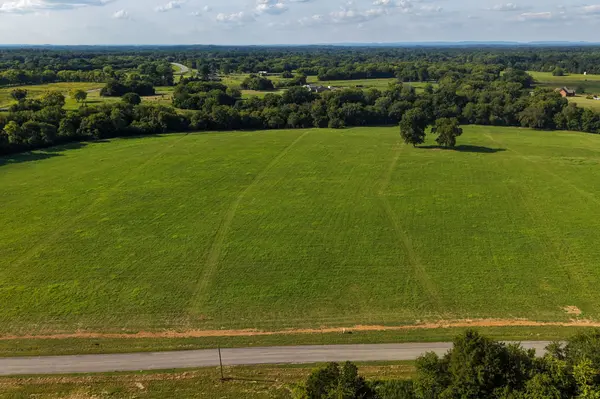 1320 Wallace Thompson Road, Lewisburg, TN 37091