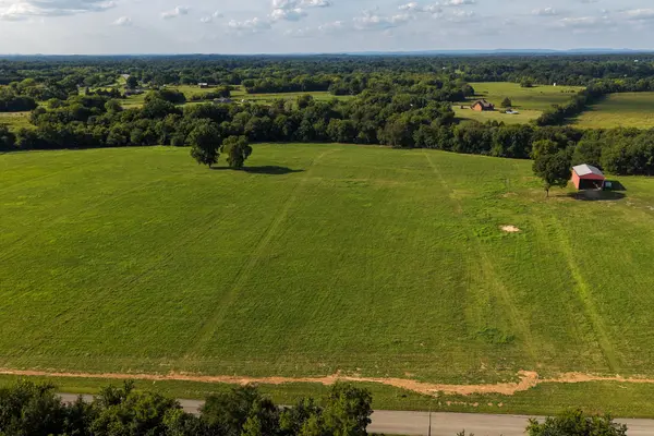1326 Wallace Thompson Road, Lewisburg, TN 37091