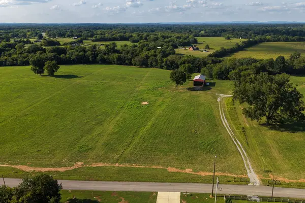 1344 Wallace Thompson Road, Lewisburg, TN 37091
